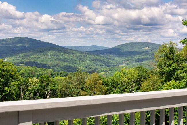 Building Photo - 74 Harvest Ln