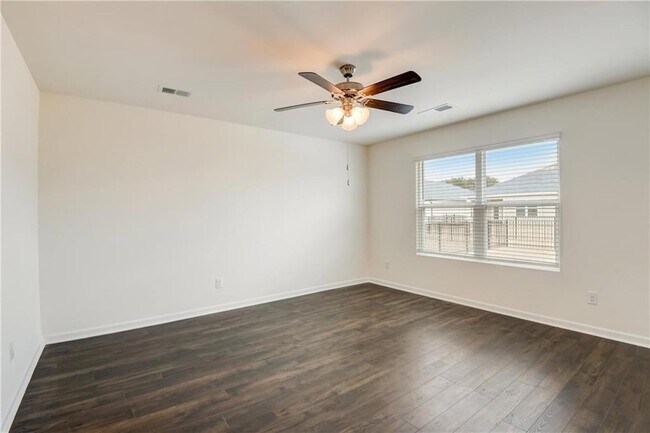 Building Photo - 257 Bur Oak Bend
