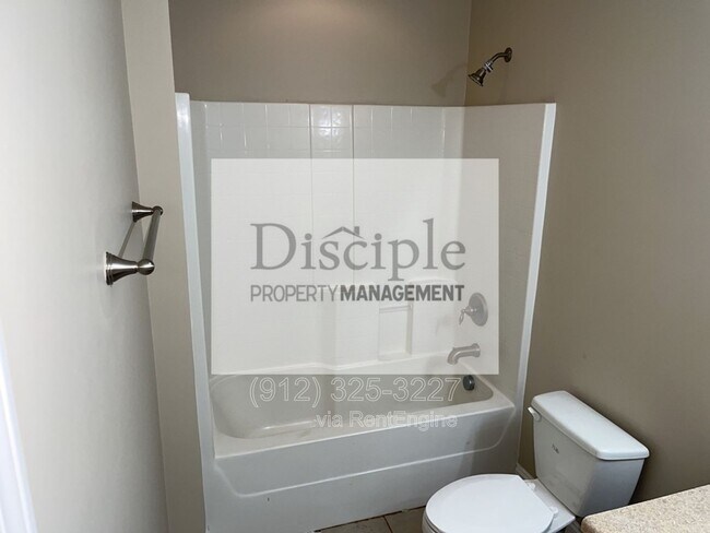 Building Photo - 202 Scarlett Ln