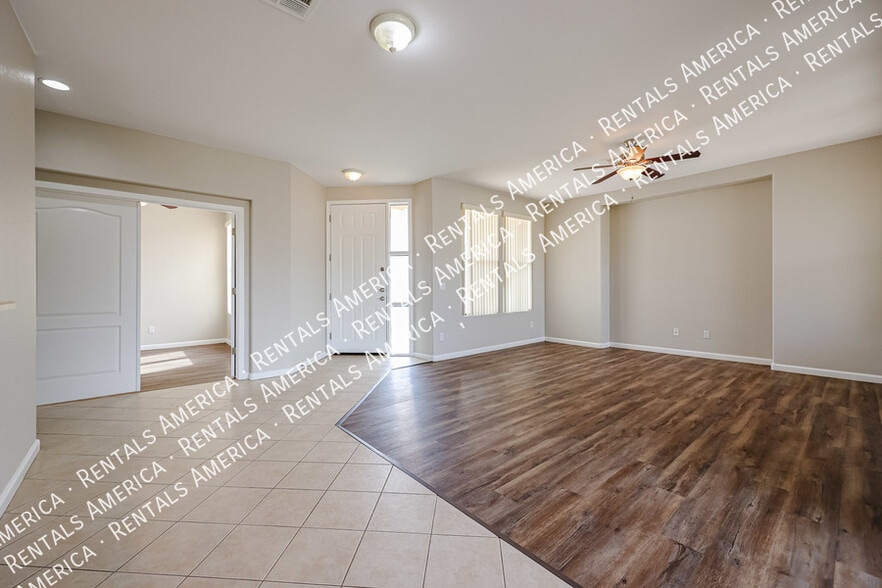 Building Photo - 2218 N 135th Dr