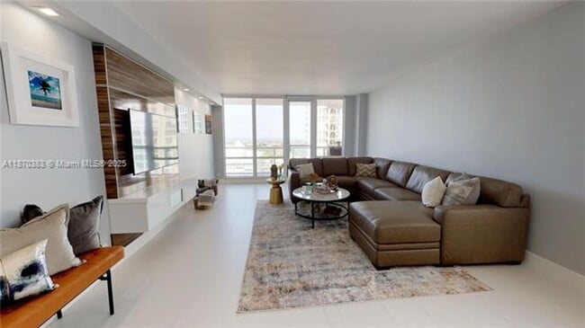 Building Photo - 5601 Collins Ave