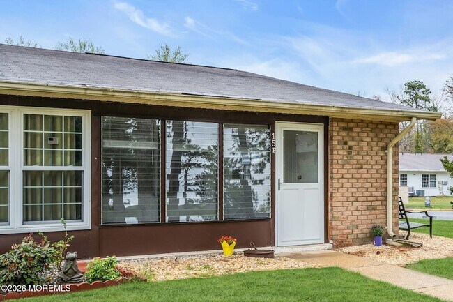 Building Photo - 15 Yorkshire Ct