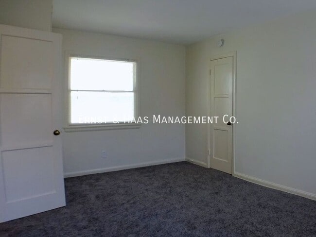 Building Photo - 3223 Lemon Ave