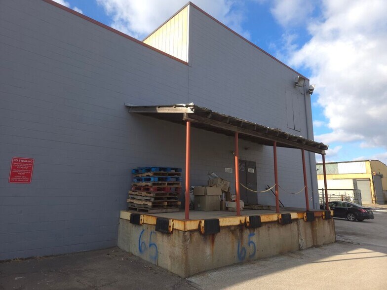 Building Photo - 65 E Bridge St