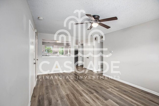 Building Photo - 144 N Crest Dr