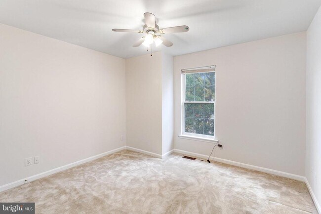 Building Photo - 15385 Bevanwood Dr