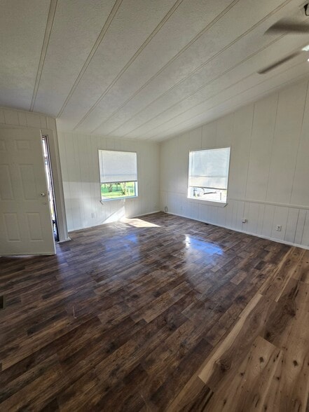 Building Photo - 216 N Carpenter St