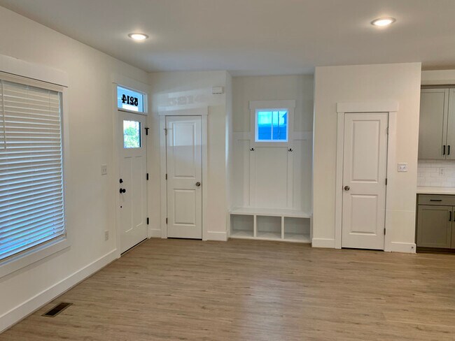 Building Photo - 5214 Campbell Ave