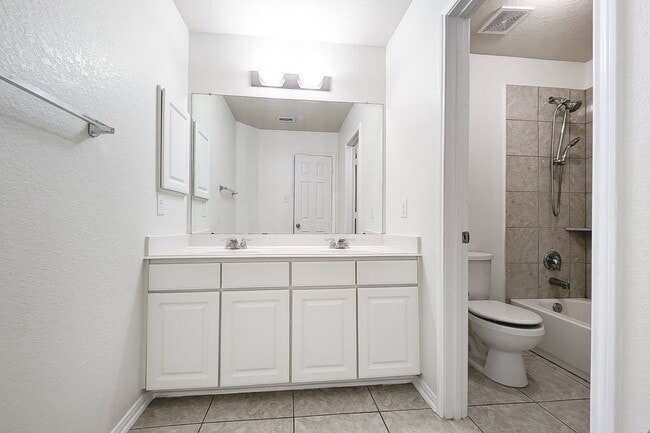 Building Photo - 10914 Chestnut Path Way