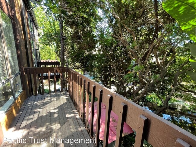 Building Photo - 1 br, 1 bath House - 10653 Lakefront Dr.