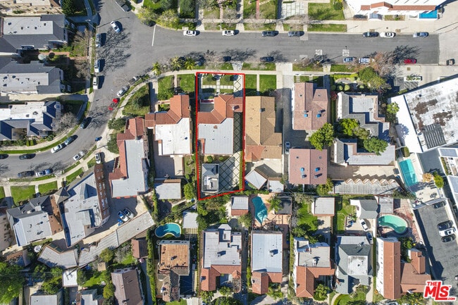 Building Photo - 1032 Masselin Ave