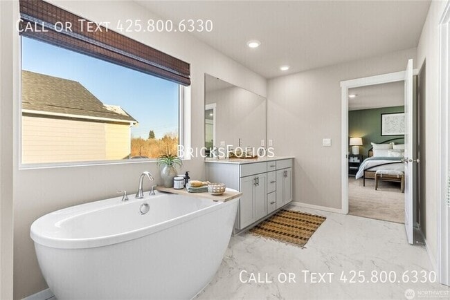 Building Photo - Ideally located near I-5, JBLM, shopping centers, top-rated schools, and outdoor recreation.