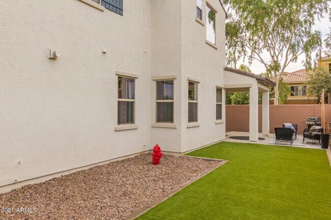 Building Photo - 1942 S Sycamore Pl
