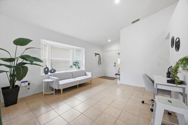 Building Photo - 1518 Gulfview Dr