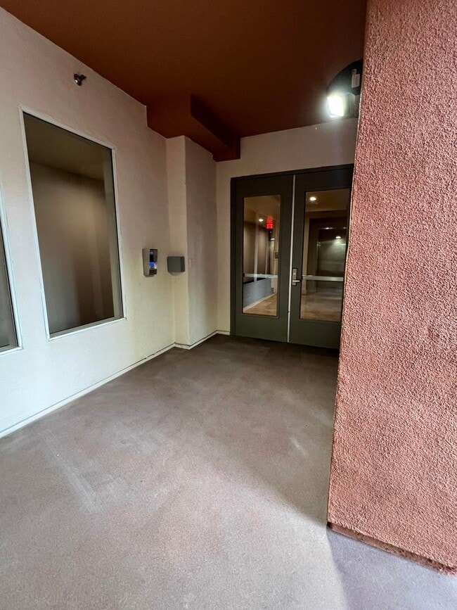 Building Photo - 39 E Agate Ave