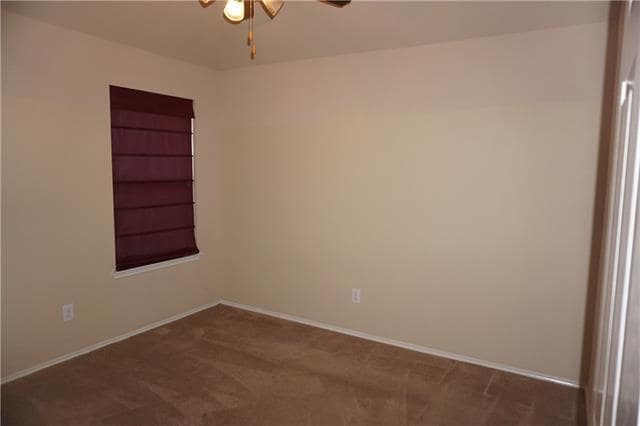 Building Photo - 1433 Ravenwood Dr