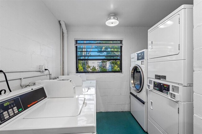 Building Photo - 5970 80th St N