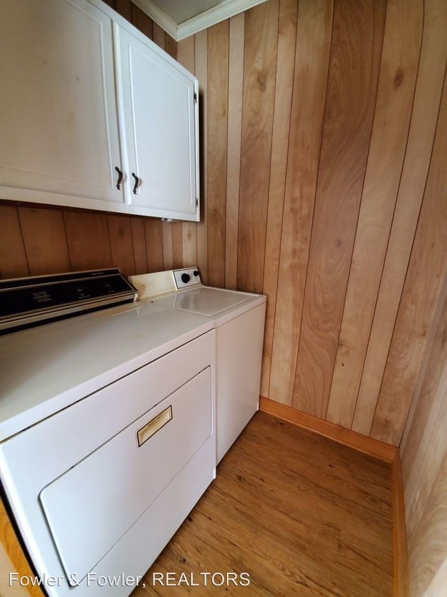 Building Photo - 1 br, 1.5 bath House - 2613 Guyer St