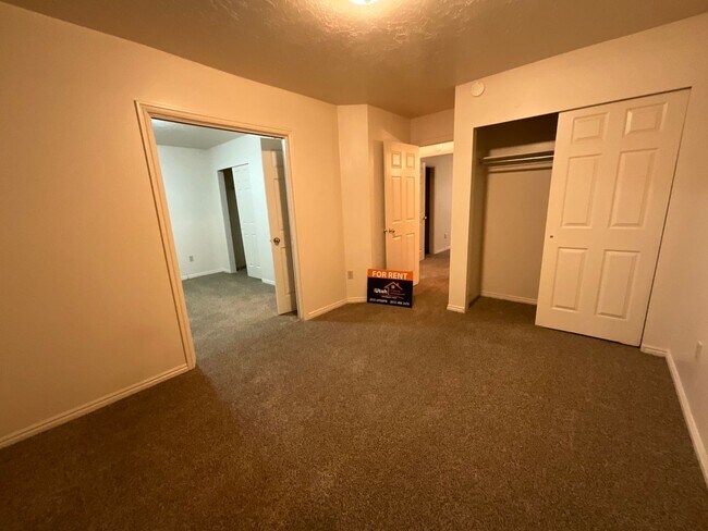 Building Photo - 1097 E 5100 S
