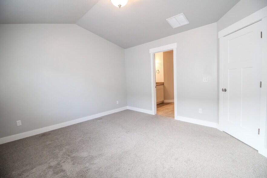 Building Photo - 4901 W Spire Way