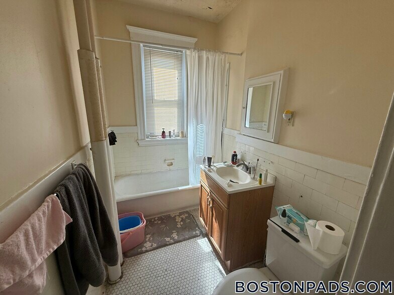 Building Photo - 17-19 Washington St.