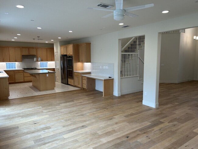 Building Photo - Beautiful Elegant Fountaingrove Home