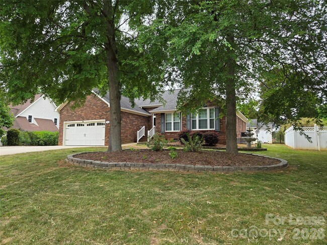 Building Photo - 1319 Mistletoe Ridge Pl NW