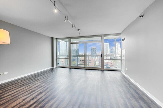 Building Photo - 757 N Orleans St