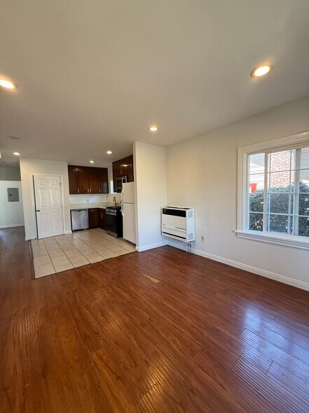 Building Photo - 4646 W 18th St