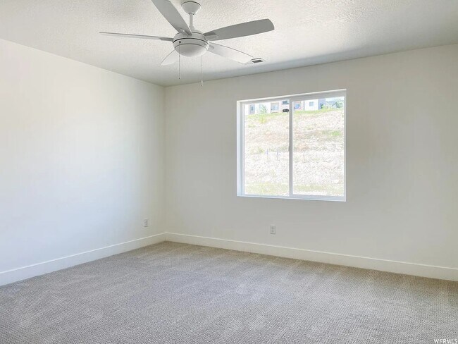 Building Photo - 998 Shadow Brk Ln