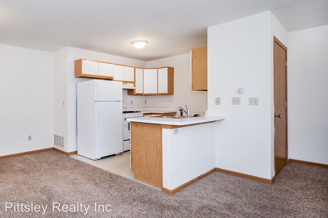 Building Photo - 2 br, 2 bath Apartment - 735 Fotis Drive