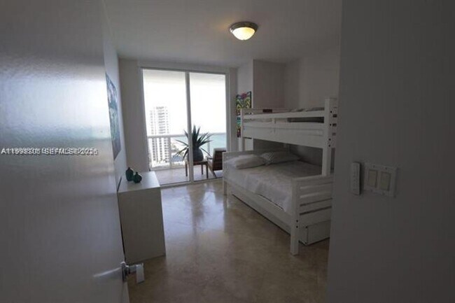 Building Photo - 1830 S Ocean Dr