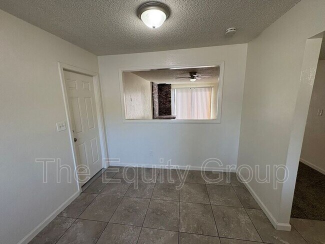 Building Photo - 1641 S Thomas St