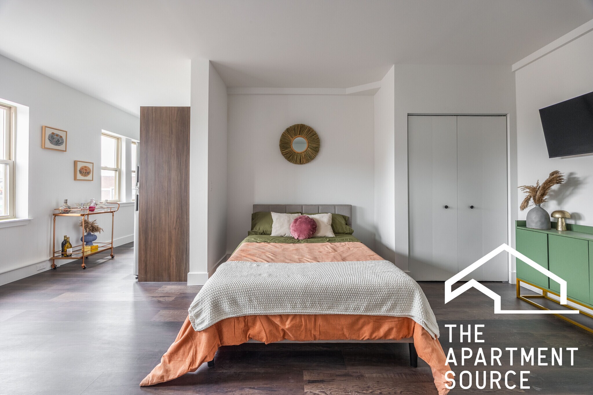 Building Photo - 1553 W Hollywood Ave