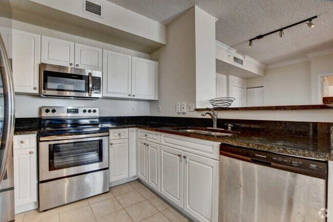 Building Photo - 651 Okeechobee Blvd
