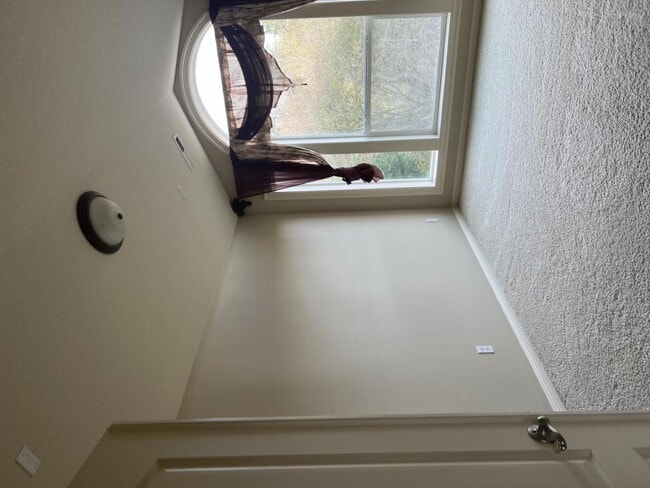 Building Photo - 15715 SE Bybee Dr