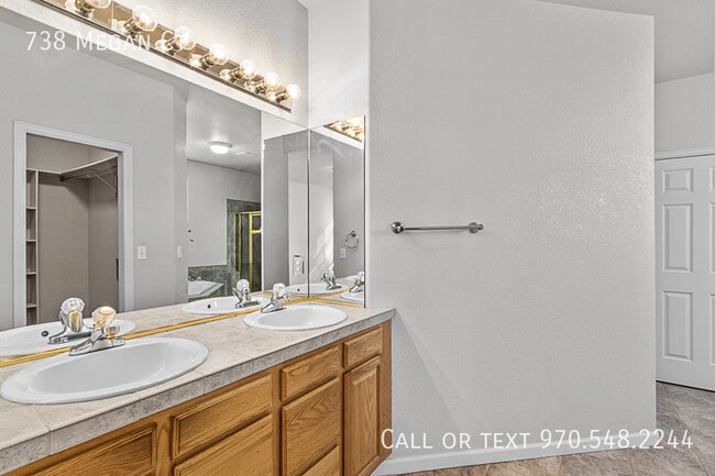 Building Photo - 738 Megan Ct