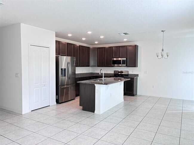 Building Photo - 170 E Fiesta Key Loop