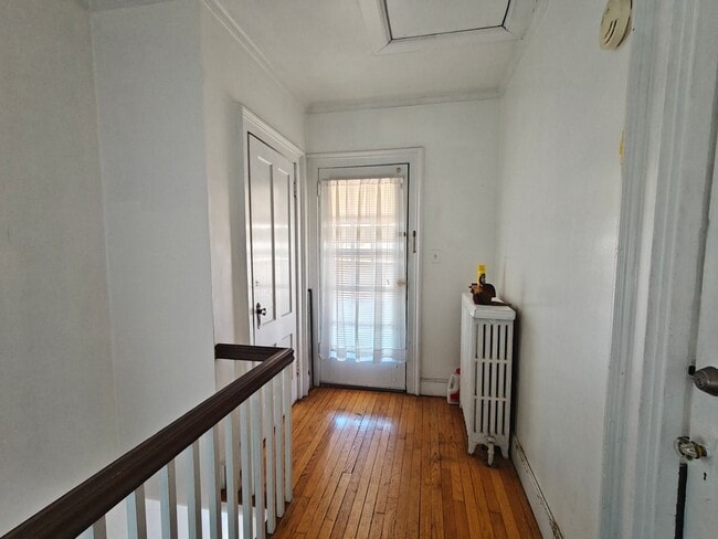 Building Photo - JUST IN TIME FOR THIS COLD WEATHER!!! HEAT INC IN RENT 1-2 BDRM 2ND FL APT W/ OFF ST PARKING