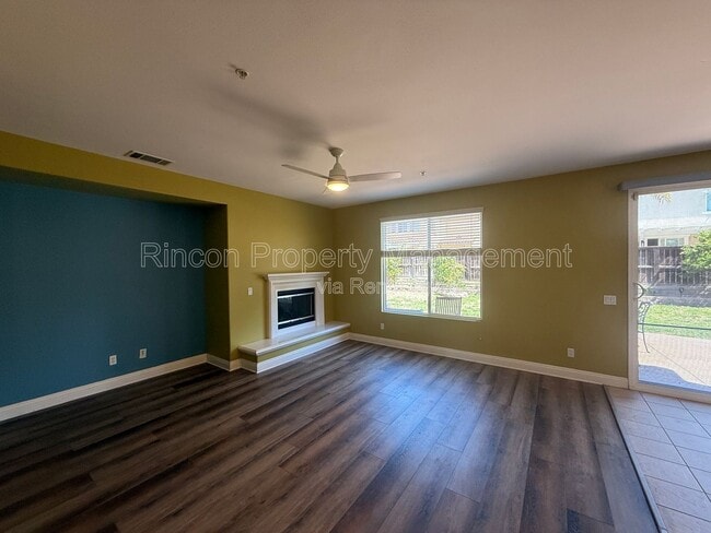 Building Photo - 2029 Milagro Pl