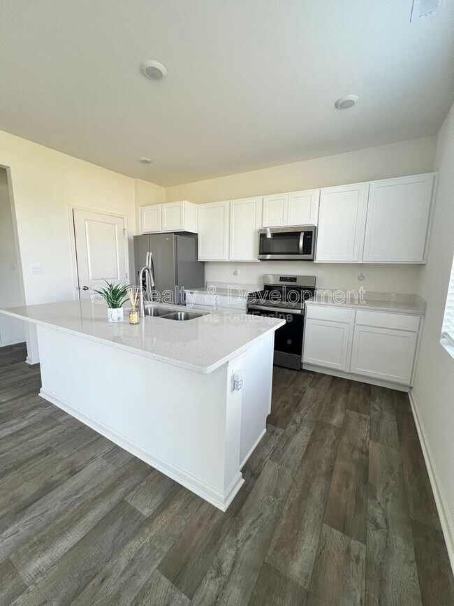 Building Photo - 3233 Lehman Crossing