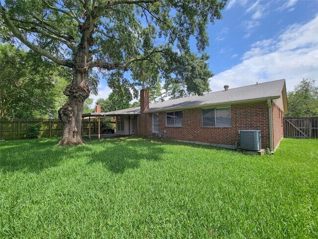 Building Photo - 14403 Cypress Branch Dr