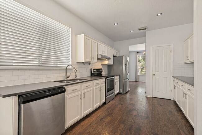 Building Photo - 3027 Fall Mist Dr