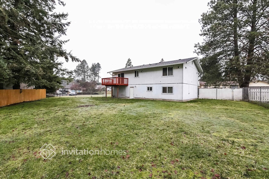 Building Photo - 1002 151st St E