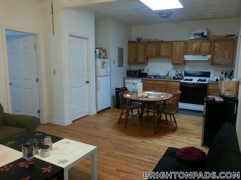 Building Photo - 17 Cummings Rd