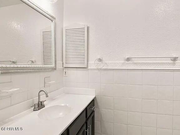 Building Photo - 11301 Tom Ulozas Dr