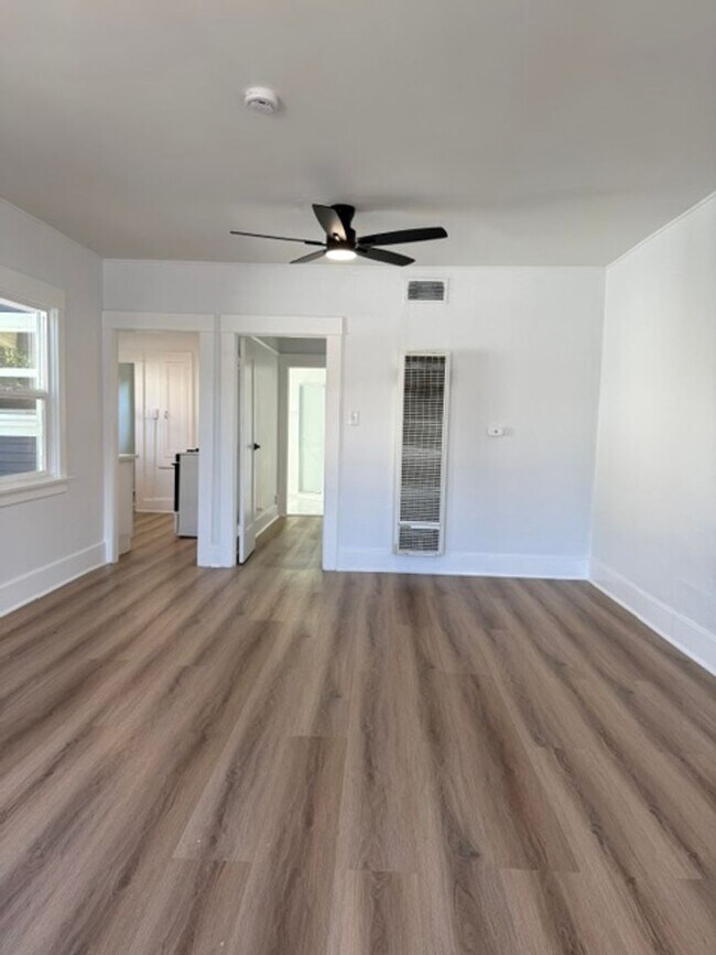 Building Photo - Jannsen Property