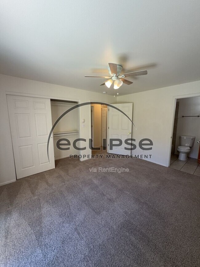Building Photo - 493 Coronado Way