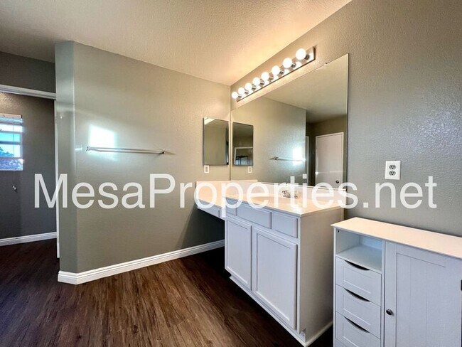 Building Photo - 13939 Kicking Horse Cir