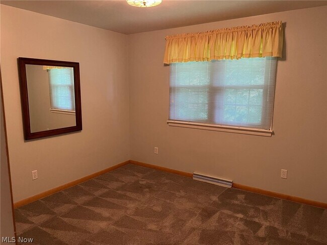Building Photo - 9130 Cain Dr NE